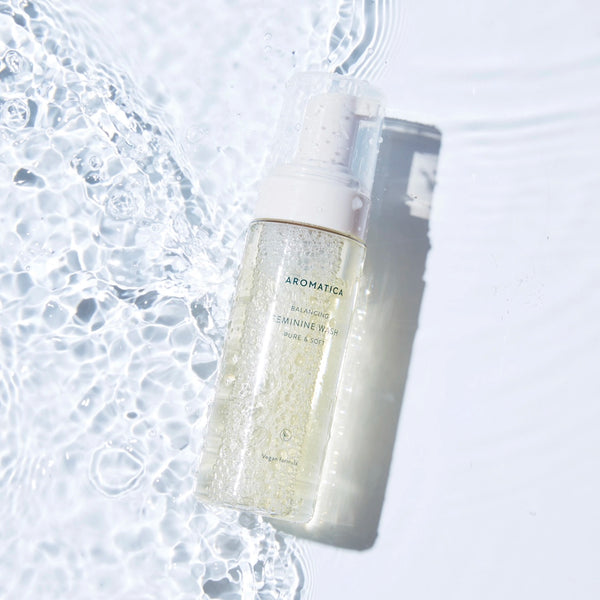 Мягкий балансирующий гель для интимной гигиены Aromatica Balancing Feminine Wash Pure & Soft