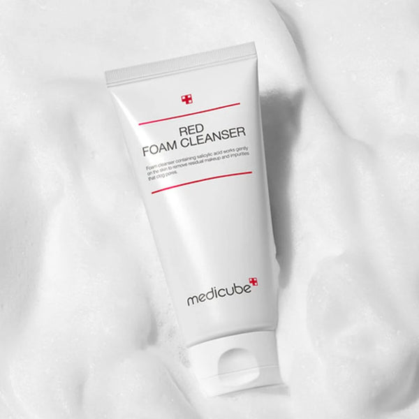 Attīrošās putas sejas ādai Medicube Red Foam Cleanser