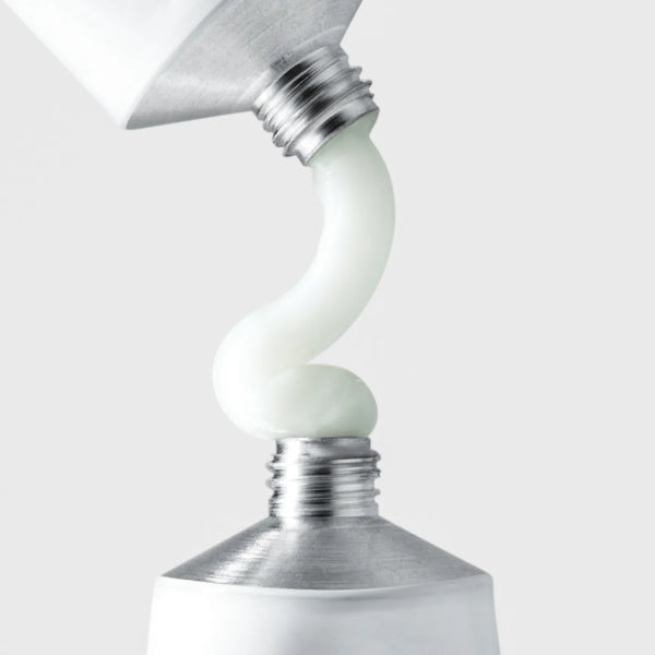 Lokāli uzklājams ādu nomierinošs krēms ar centellu un houtūniju ANUA Heartleaf Centella Red Spot Cream