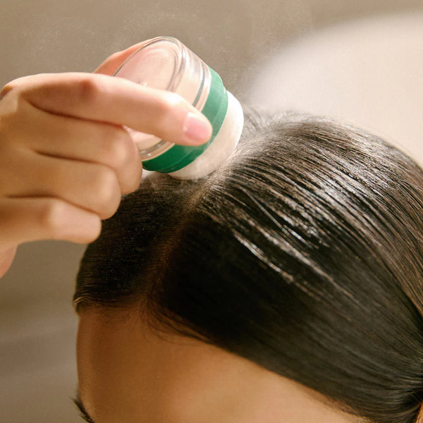 Inovatīvs pūderis-sausais šampūns Aromatica Rosemary Dry Shampoo Powder