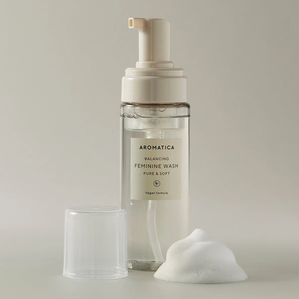 Мягкий балансирующий гель для интимной гигиены Aromatica Balancing Feminine Wash Pure & Soft