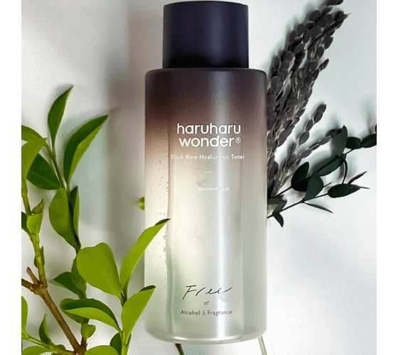 Toniks ar melnajiem rīsiem ar hialuronskābi Haruharu Wonder Black Rice Hyaluronic Toner Sensitive Skin