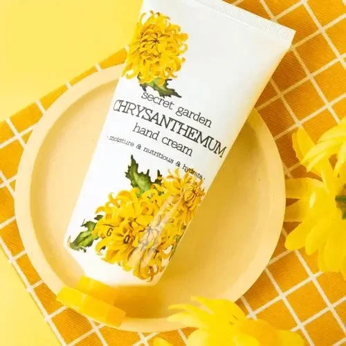 Krēms rokām ar krizantēmas ekstraktu Jigott Secret Garden Chrysanthemum Hand Cream